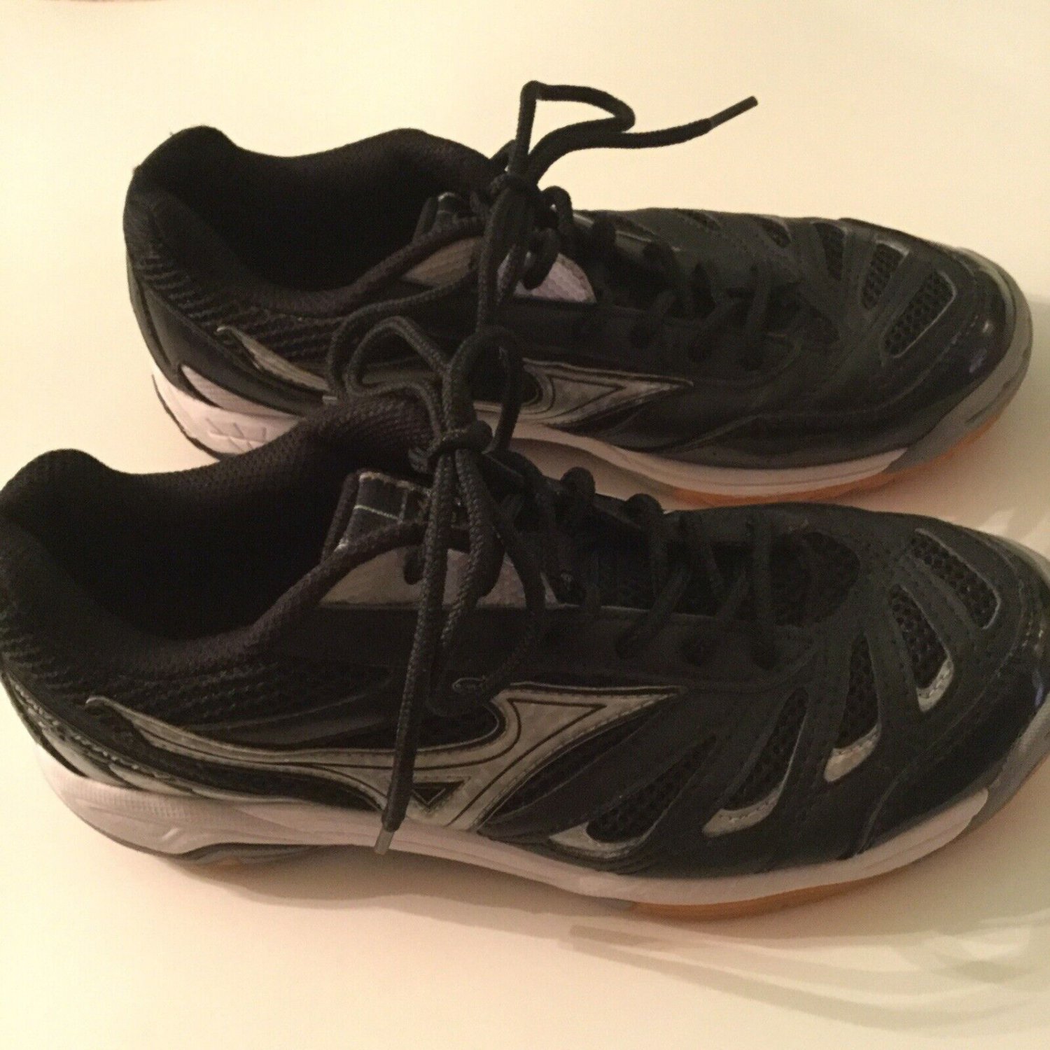 Mizuno shoes Size 7.5 volleyball Wave Rally black sports athletic ladies womens