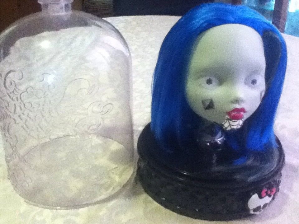 Halloween Mattel Monster High doll head Gore-geous Girl styling and vanity