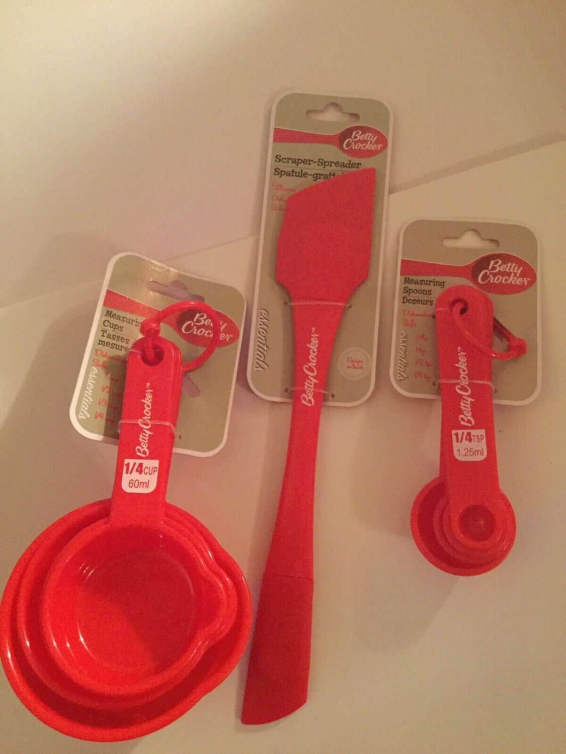Betty Crocker 4 pc measuring cups 4 pc spoons double spatula kitchen set red new