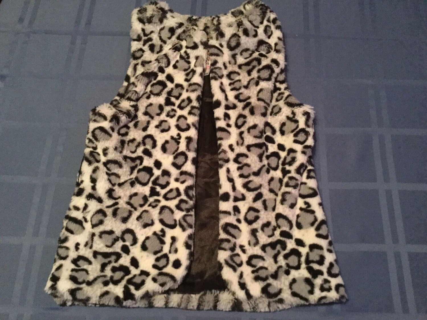 Size Small Beautees vest gray black white animal print Girls New