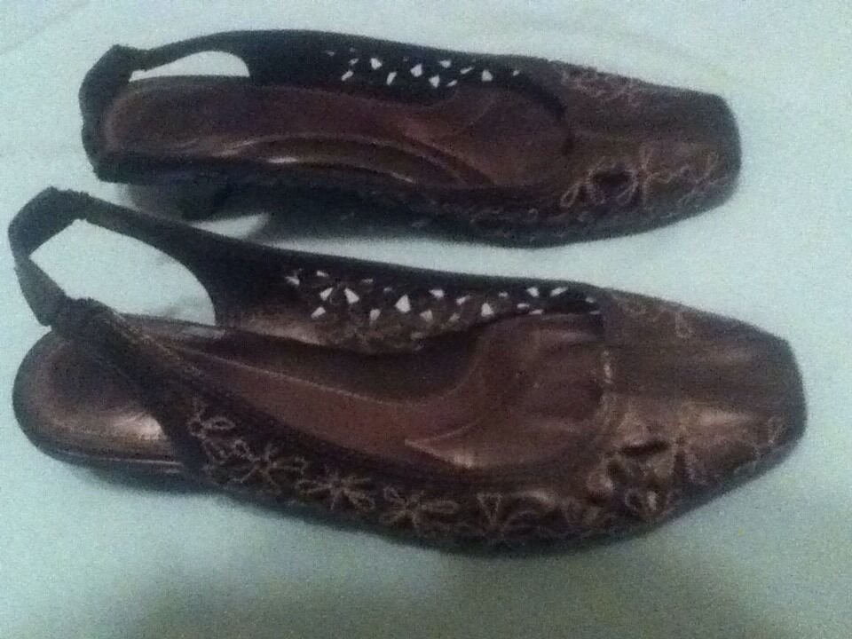 Size 6.5 Nurture sandals  black leather ladies womens shoes