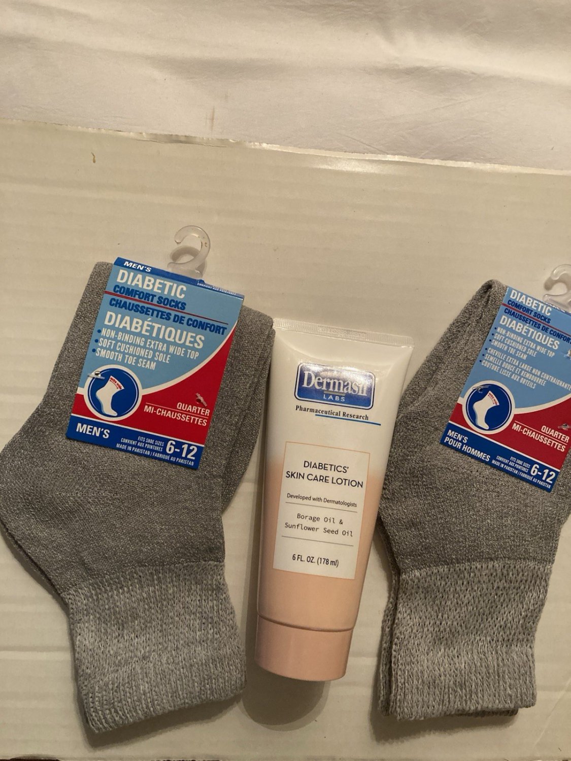 3pc gift set diabetics skin care lotion 6 oz Size 6 12 quarter socks gray mens
