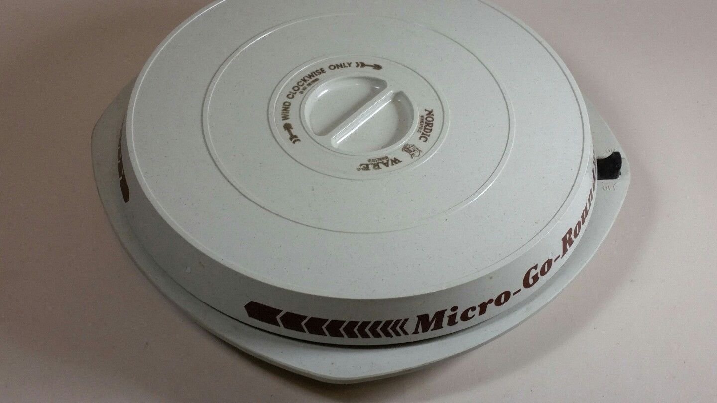 Nordic Ware micro go round original wind up turntable