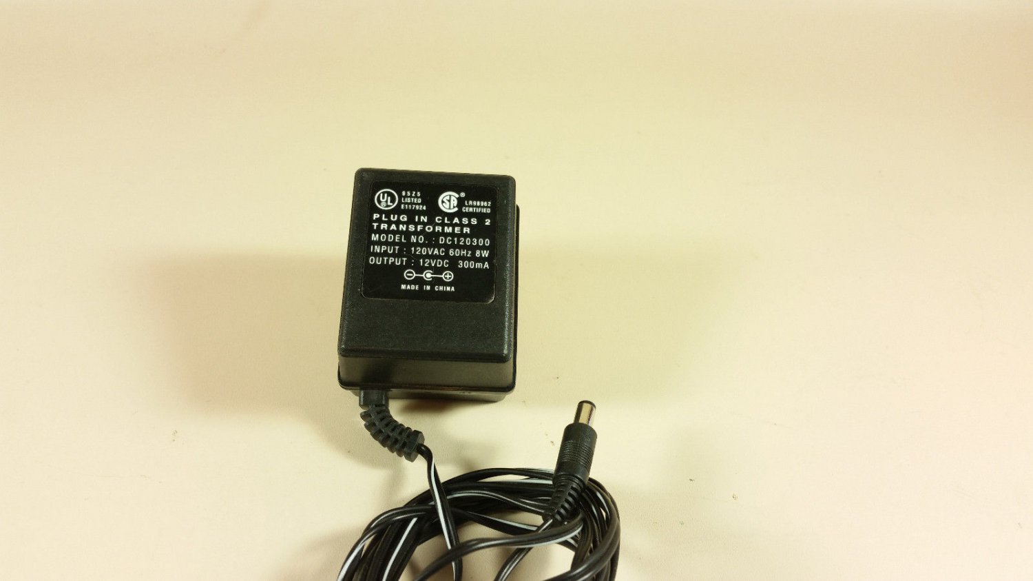 12 VDC class 2 transformer power adaptor Model DC120300