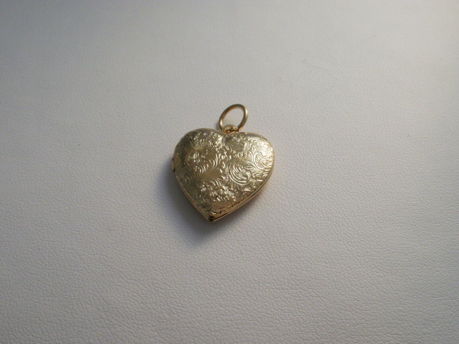 24k Gold layered  Design Heart Locket with chain Lifetime Guarantee Warranty