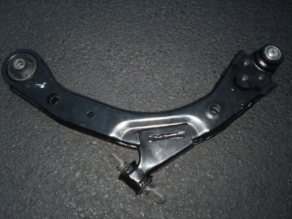 GM OEM Front Right Lower Control Arm for Chevy Cobalt, HHR, Pontiac G5