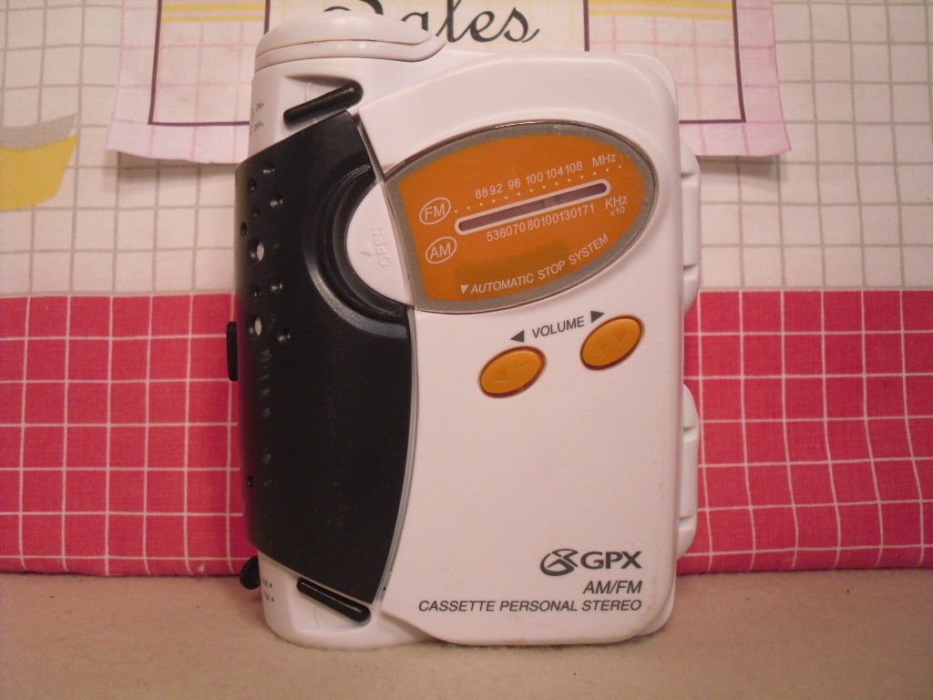 Vintage GPX Personal Stereo Radio/Cassette Tape Player WR3004SP