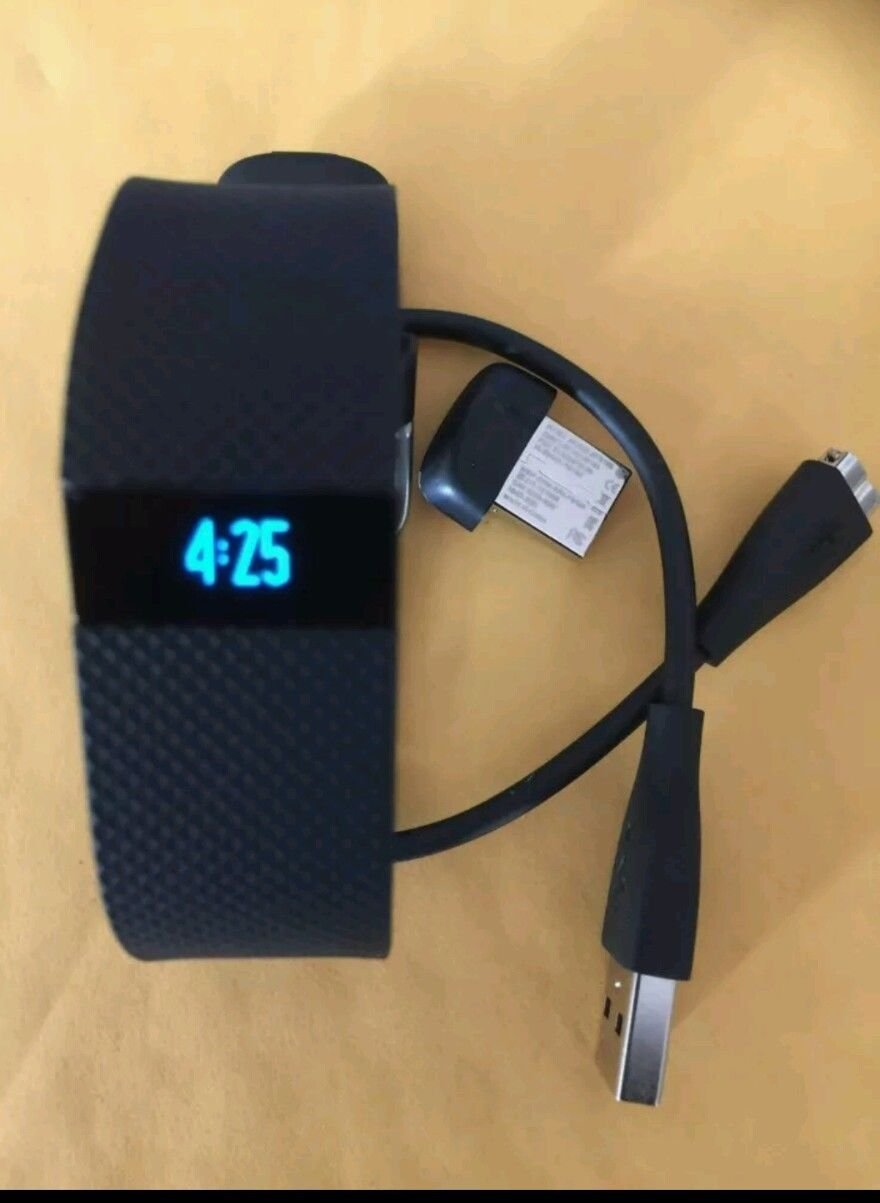 MINT Fitbit Charge HR Large BLK fitness tracker fb405BKL  with all accessories