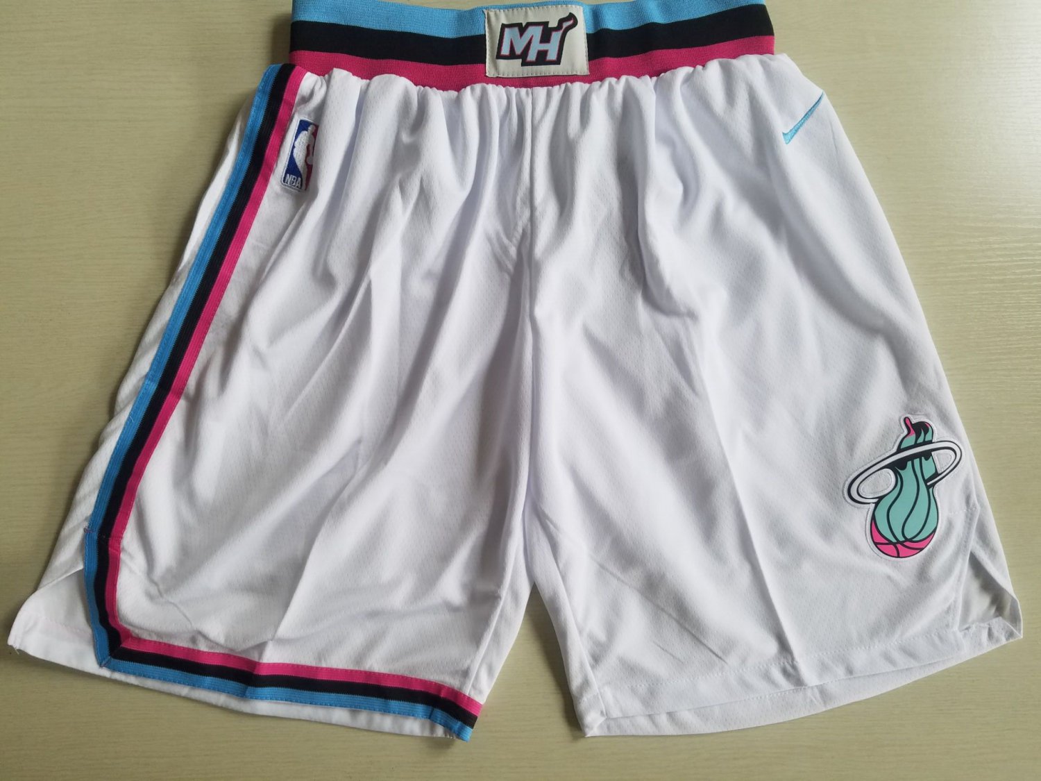 Men's Miami Heat Nike Icon Basketball NBA Shorts – white