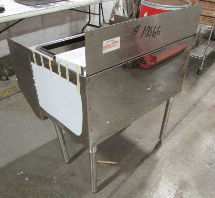 Mahoneys Fabrication Commercial Stainless Steel Ice Box w/ 4 Front