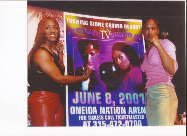 LAILA ALI vs JACKIE FRAZIER IV 8X10 Photo BOXING PICTURE