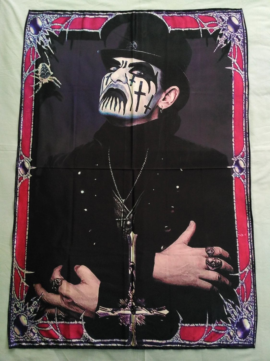 The king of diamonds. King diamond переводы. Кинг даймонд без грима. Mercyful fate king diamond. King diamond переводы.