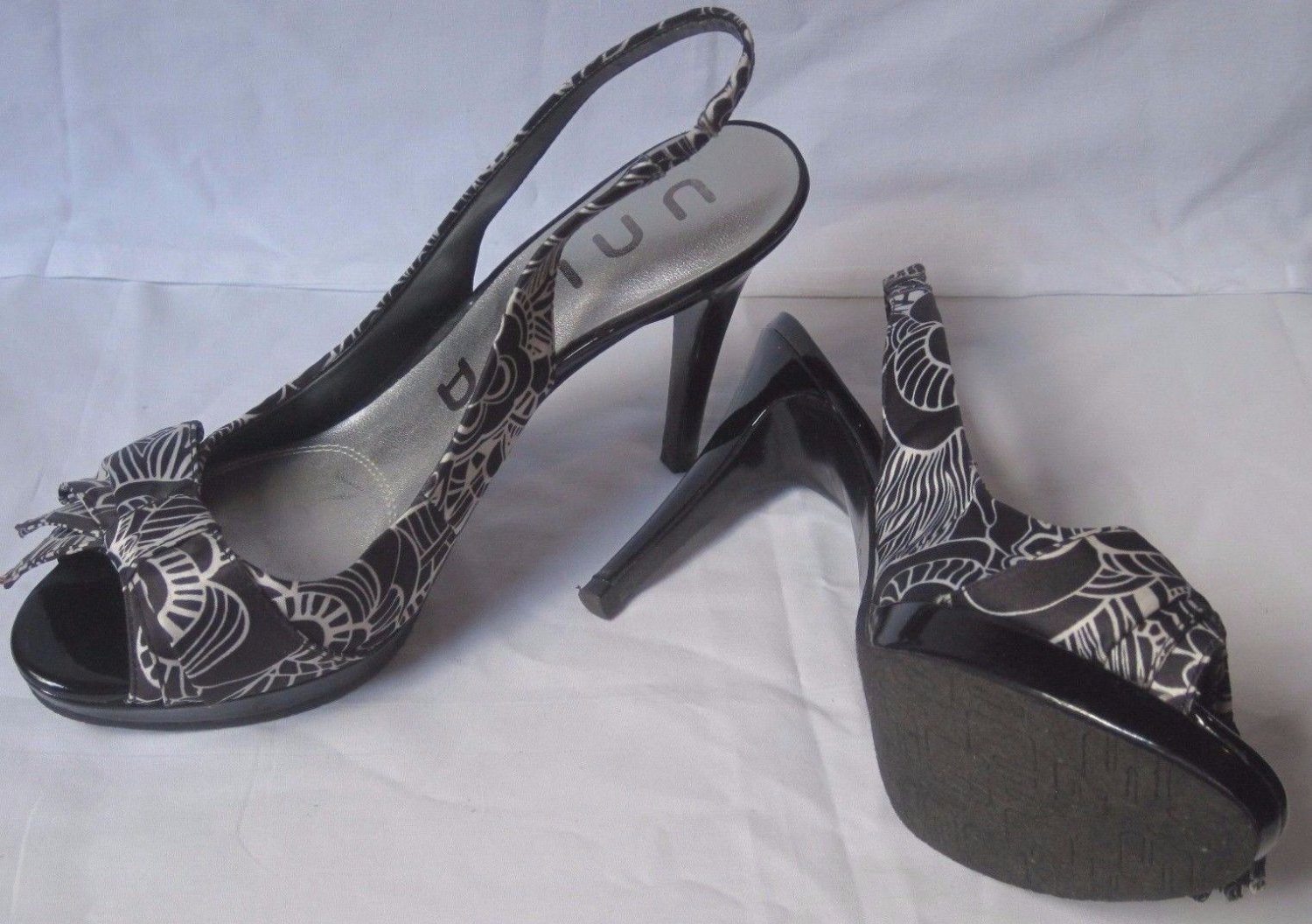 Unisa 8M Black and White Floral Print High Heel Shoes