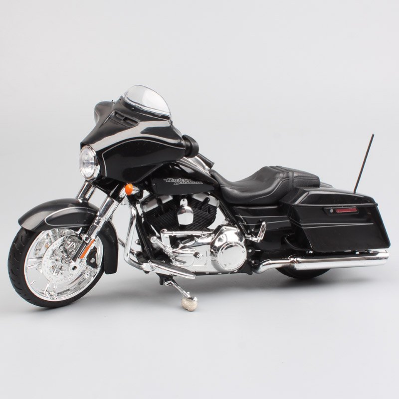 Harley FLHX 2015 Street Glide Special 1:18 Die Cast Metal Motorcycle Model