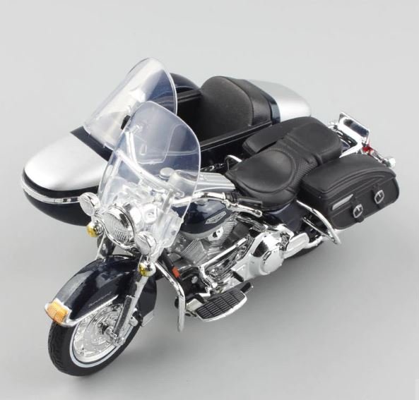 Harley 2001 FLHRC Road King 1:18 Die Cast Metal Motorcycle Model