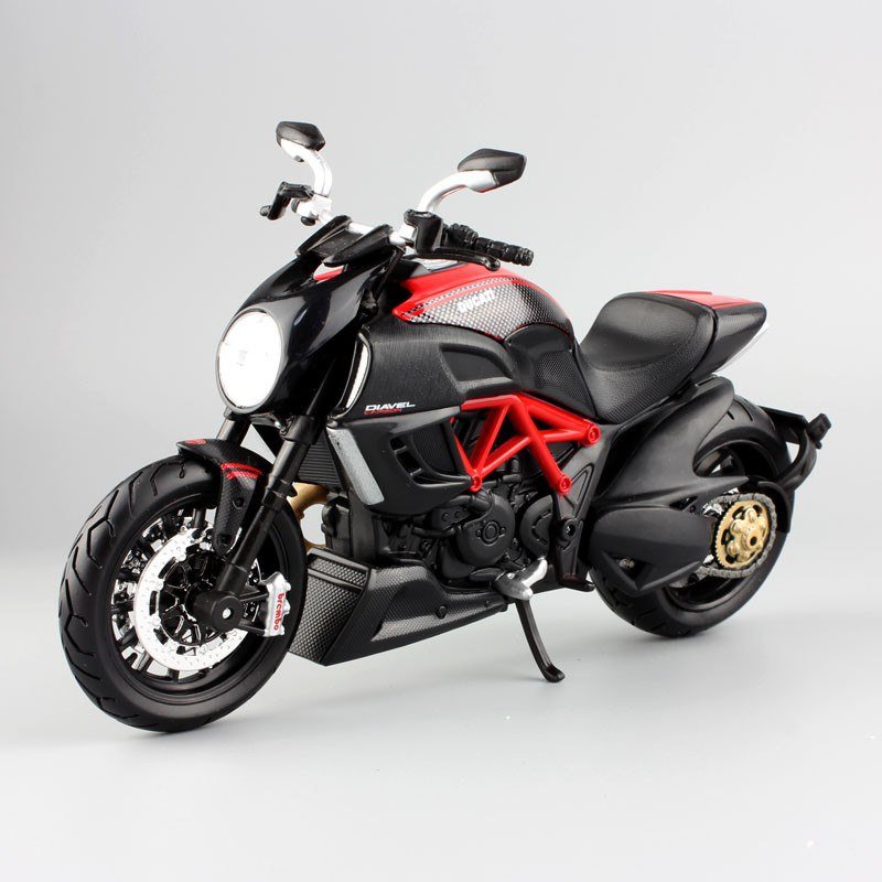 Ducati Diavel Cruiser 1:12 Die Cast Metal Motorcycle Model Miniature