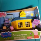 FISHER PRICE PEPPA PIG SCHOOL HOUSE PLAYSET W/ PEPPA & MADAME GAZELLE X4264 *NU*