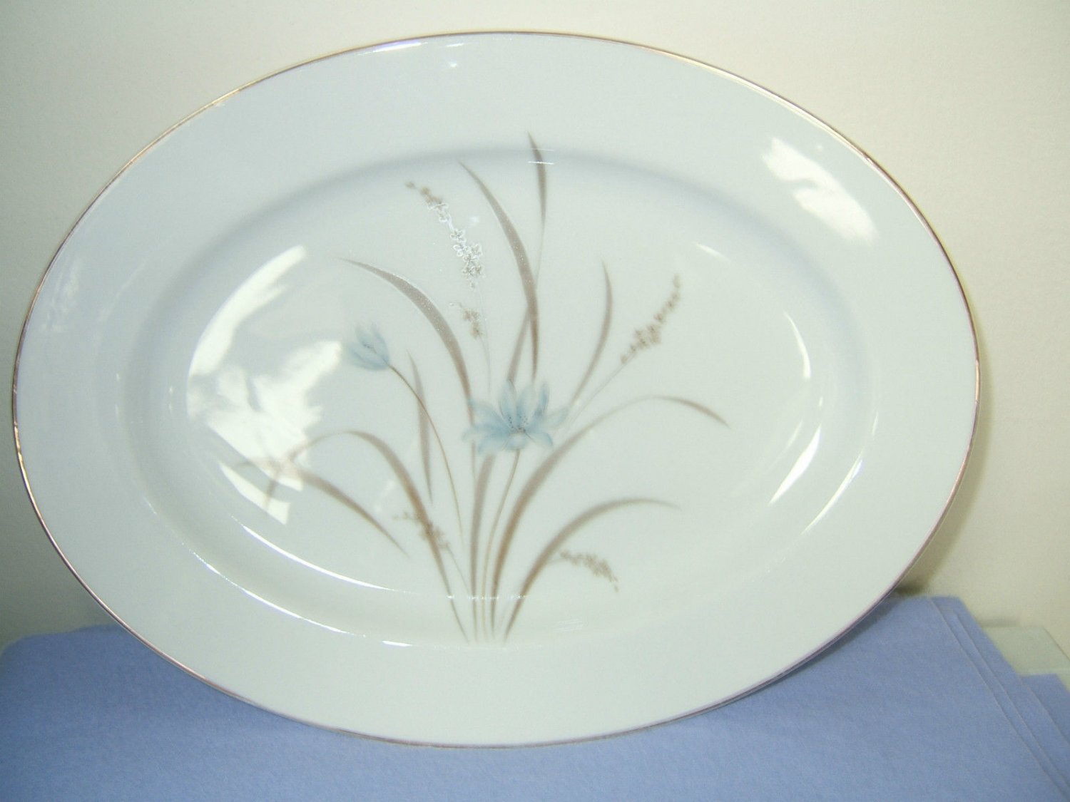 HEIDI by ROYAL ENGLISHTOWN- FINEST CHINA- DELICATE FLOWERS - OVAL ...