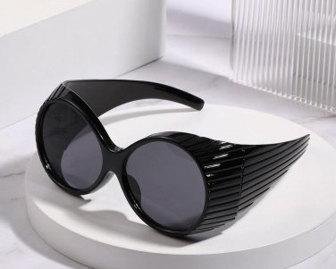 Trendy Oversized Vintage Punk Sunglasses Women Y2K Circular Surround Glasses
