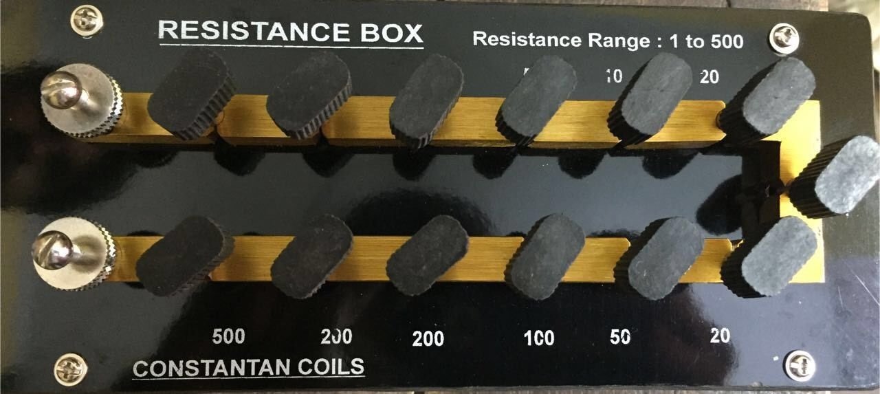 Physics Resistance Box Plug Type with Range 1 to 100/500/1000/10000