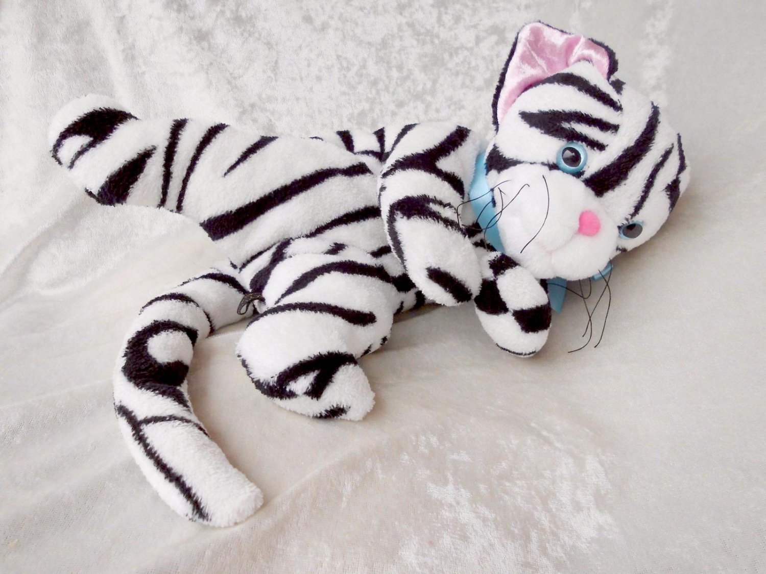 white cat soft toy