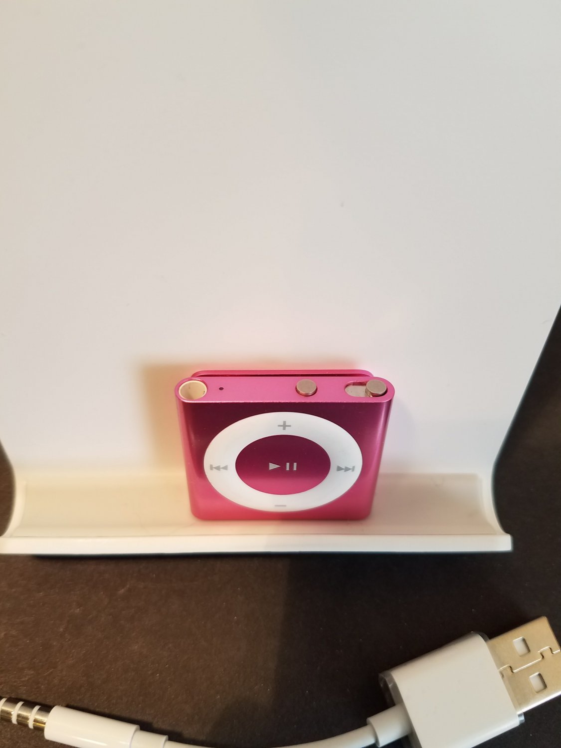 iPod Shuffle 4th generation Pink 2gb A Grade #2967