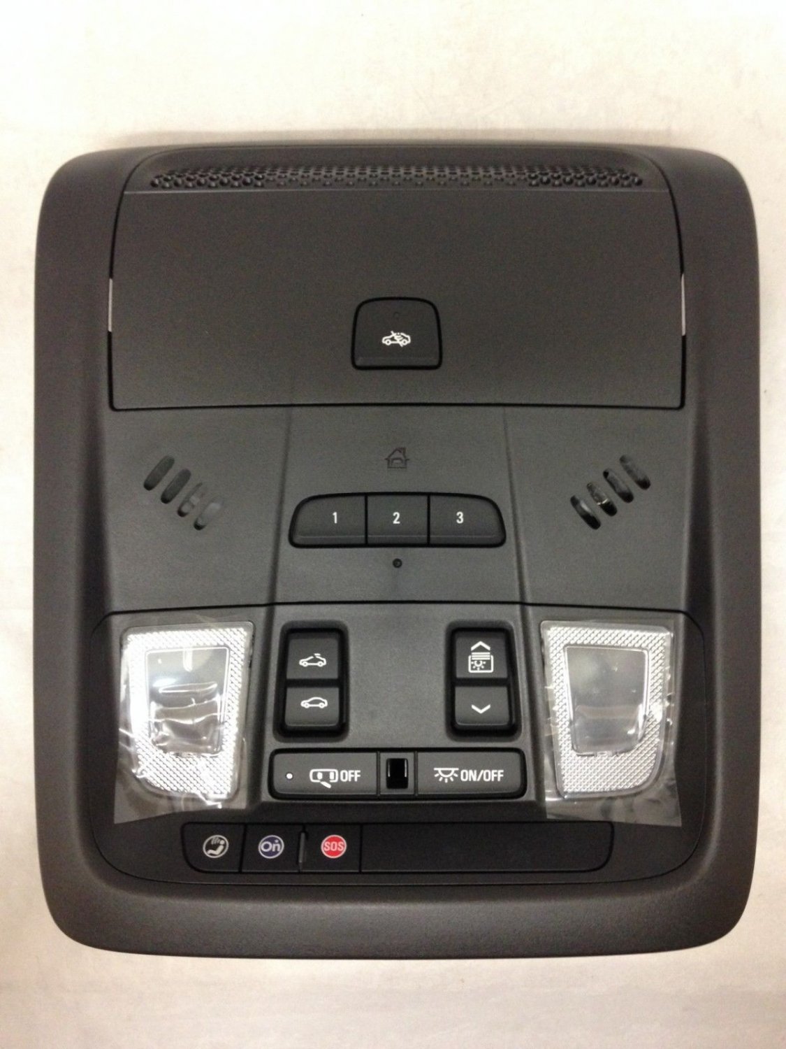 XT5 overhead console. HomeLink Garage Door Opener, OnStar, Sunroof. Black