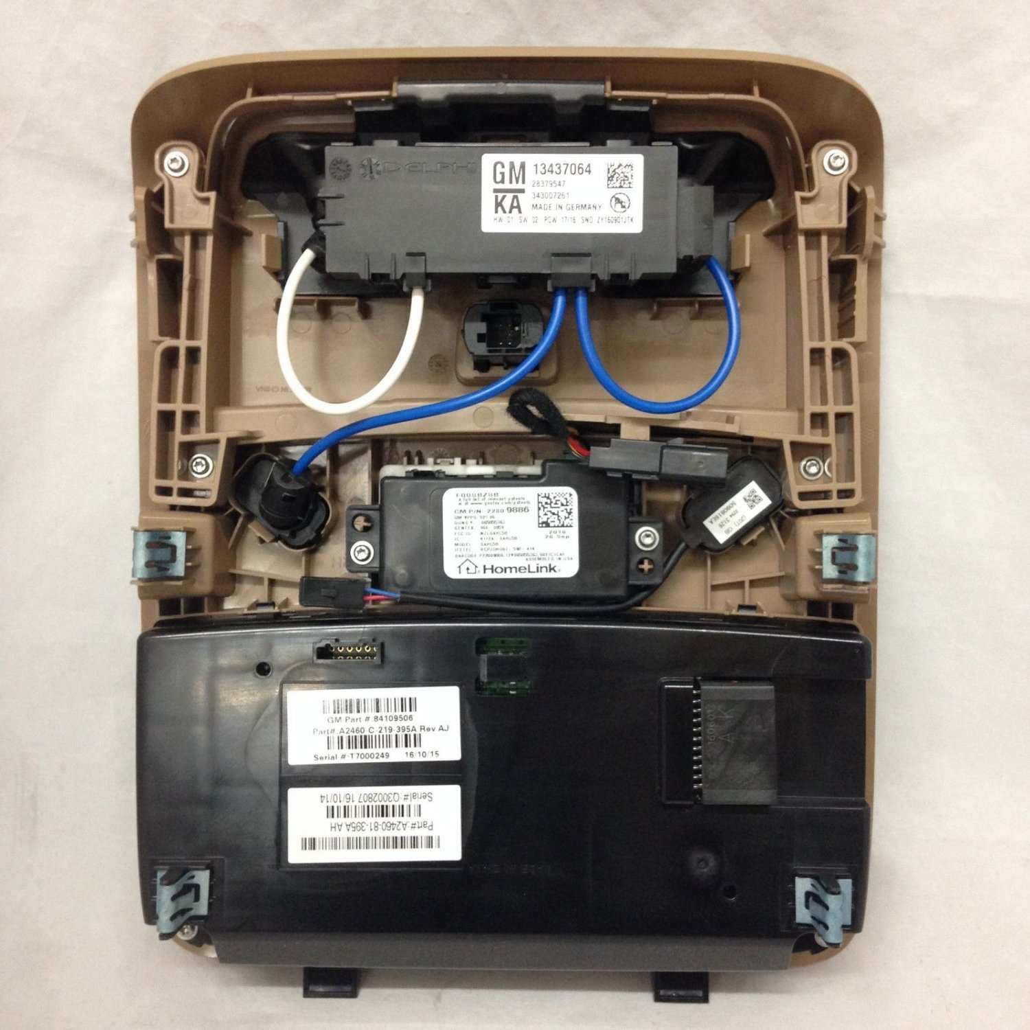 XT5 overhead console. HomeLink Garage Door Opener, Sunroof. Maple