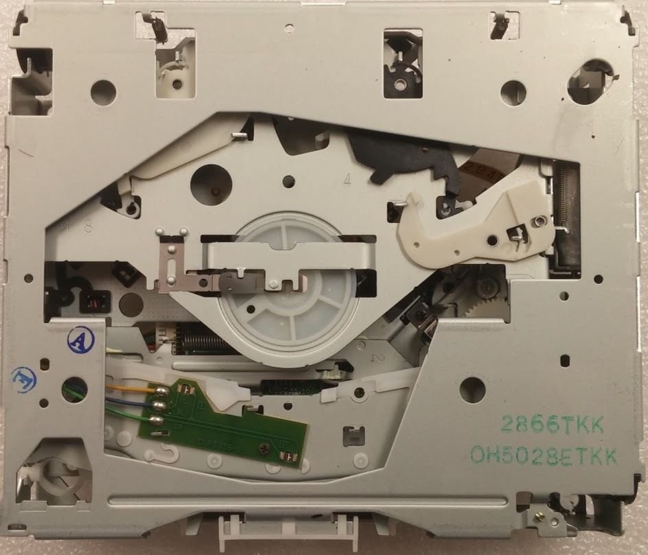 Ford CD radio drive mechanism. Mech broken? Solve it. New stereo part from @2000