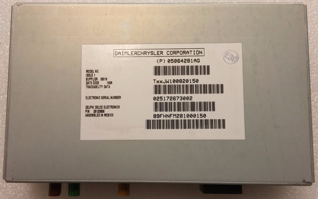 Daimler Chrysler radio antenna tuner receiver module. 05064281AG.  NOS new!!