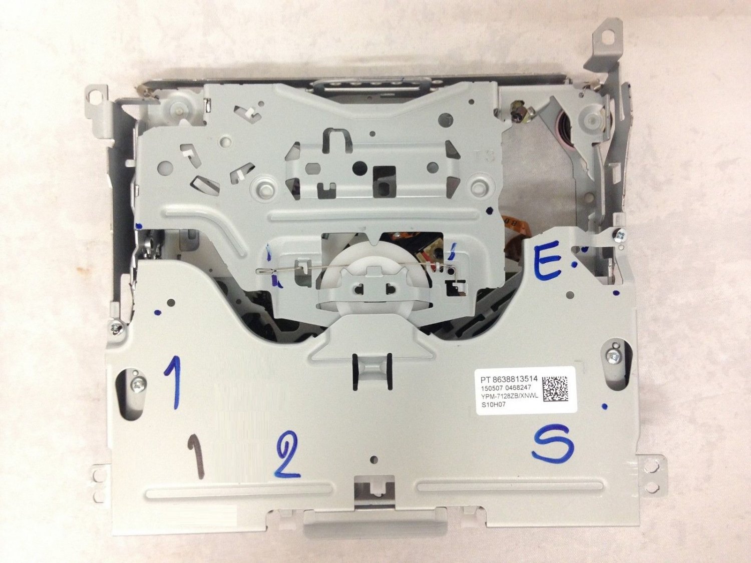 CD MP3 drive mech for select 2014+ Nissan Bosch radios. NEW OEM stereo part