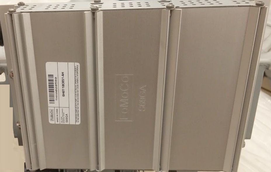 THX Amplifier signal processor. For 2006-2009 Zephyr MKZ Pioneer sound system