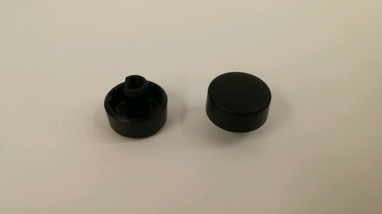 GM radio knob. New Old Stock factory stereo part