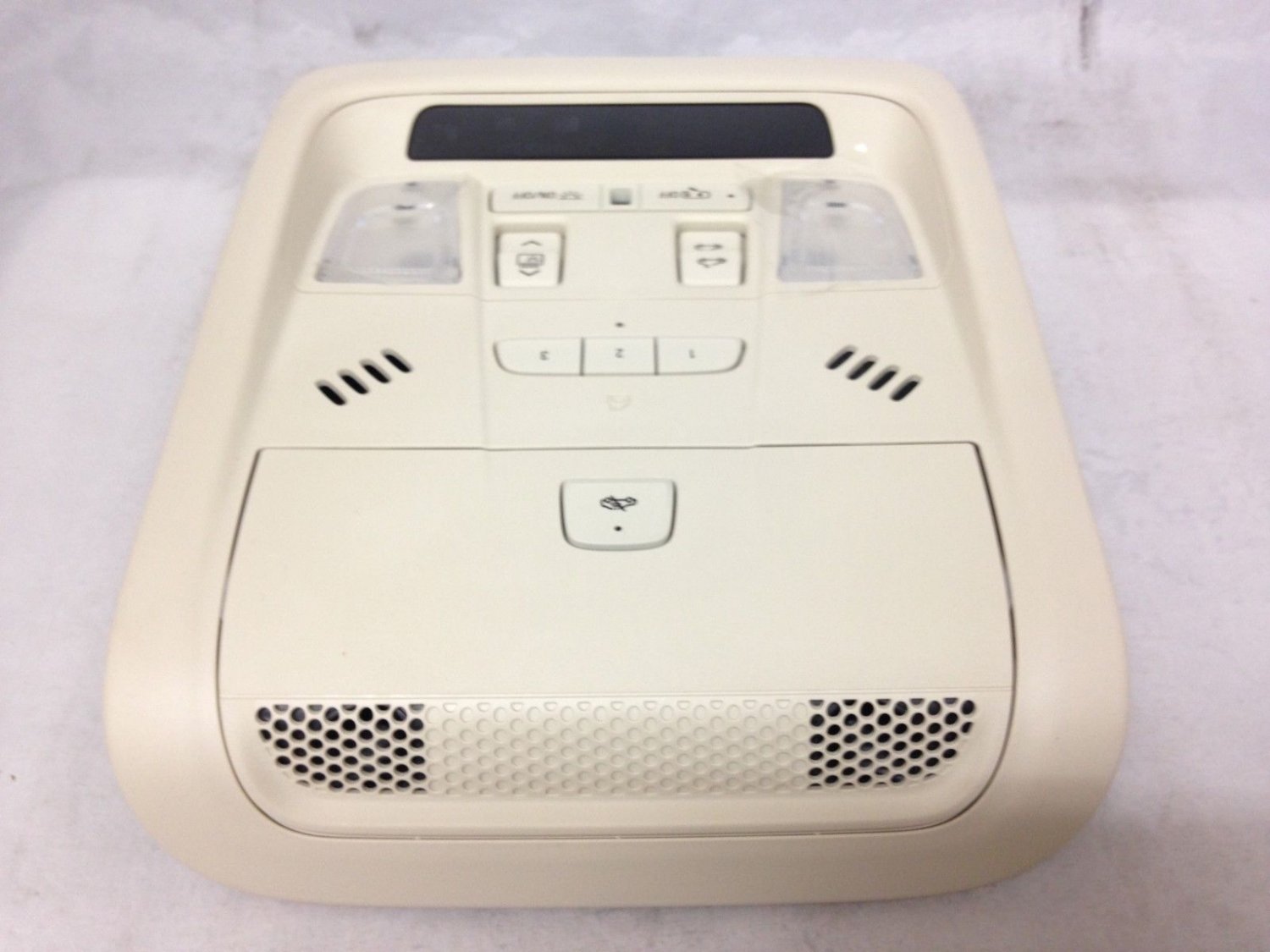 XT5 overhead console. HomeLink Garage Door Opener, Sunroof. Light Wheat