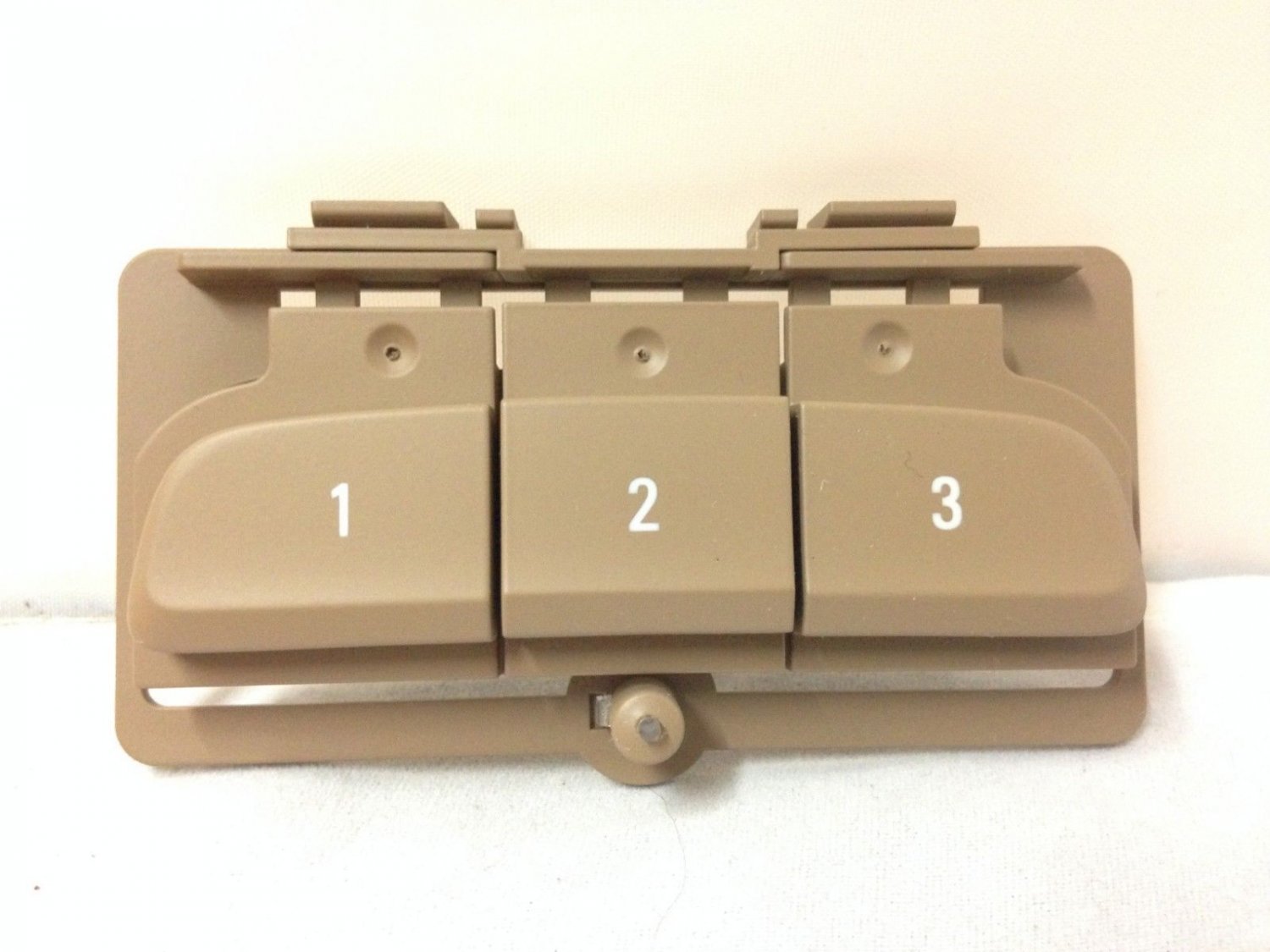 Acadia XT5 overhead roof console Homelink garage door opener buttons.Maple sugar