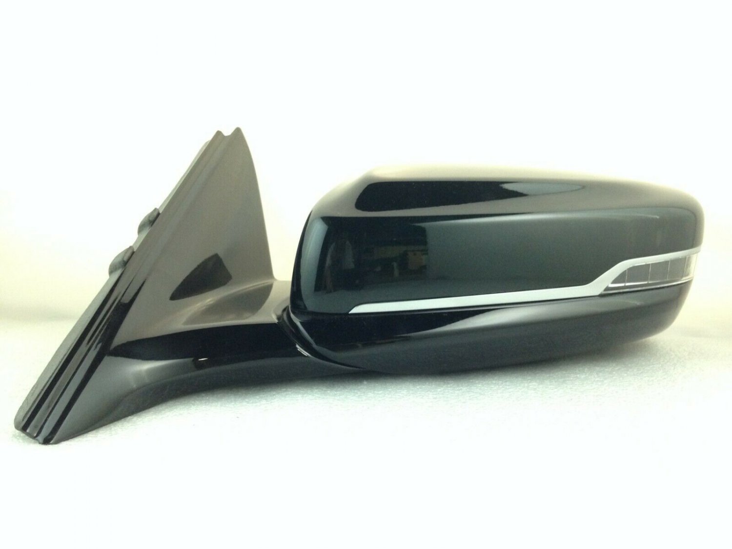 2016-2018 CT6 LH power door mirror +green painted cover.Driver side left outside