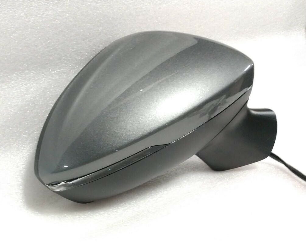 2016-2018 Chevy Cruze silver gray RH door mirror w/ signal. Passenger side OEM