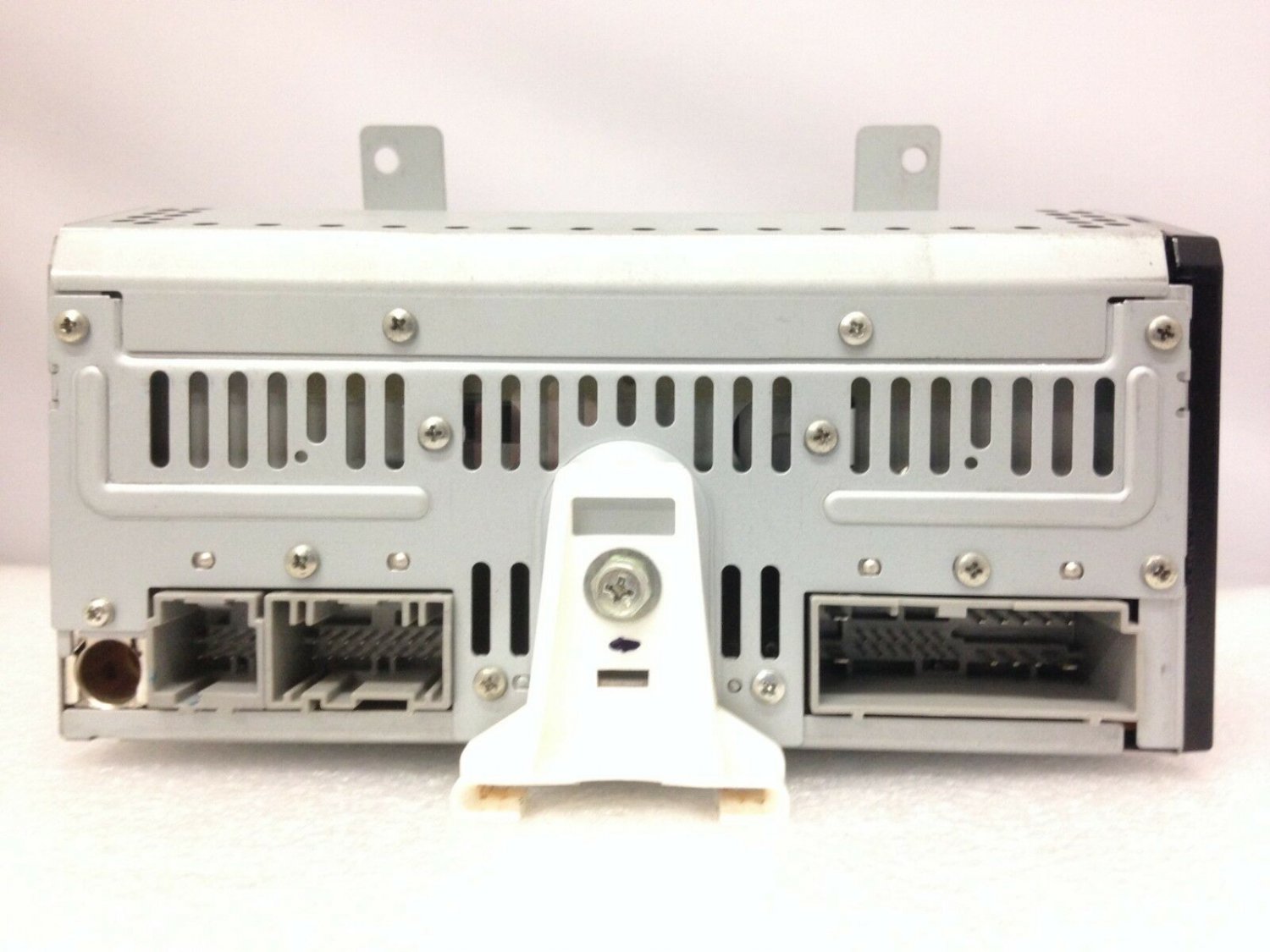 Town Car CD6 Sound Mark radio. Factory CD stereo. Sirius SAT ready. 20052009