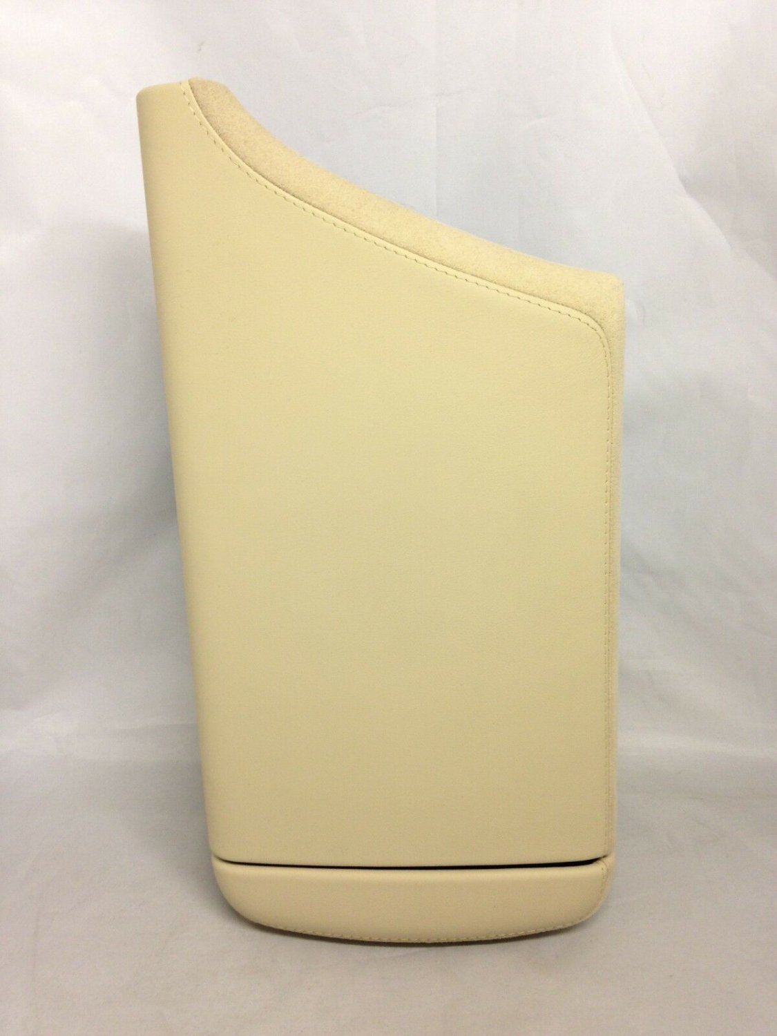CTS 2014-2018 very light cashmere leather armrest console lid & storage bin. OEM