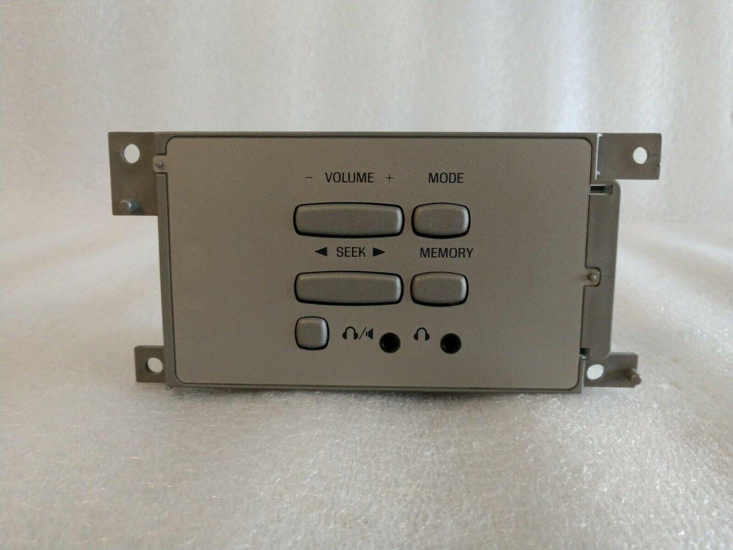 Console rear audio control panel unit for 2003 Lincoln Navigator