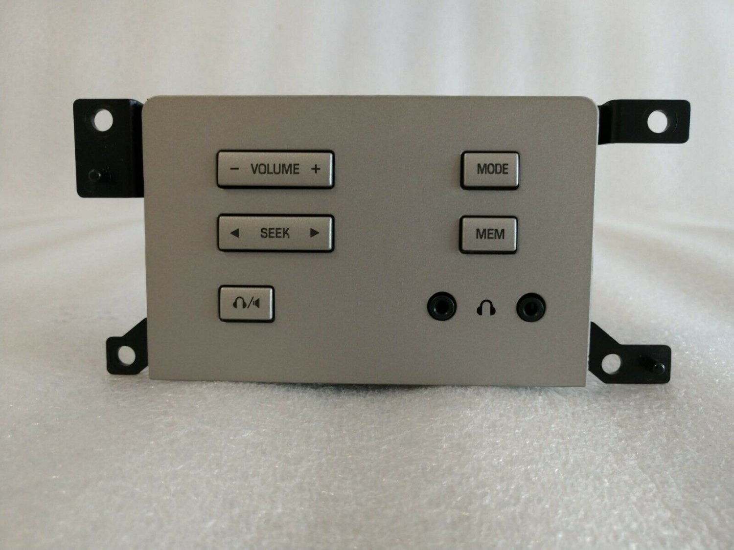 OEM console rear audio control panel unit for 2003-2006 Lincoln Navigator