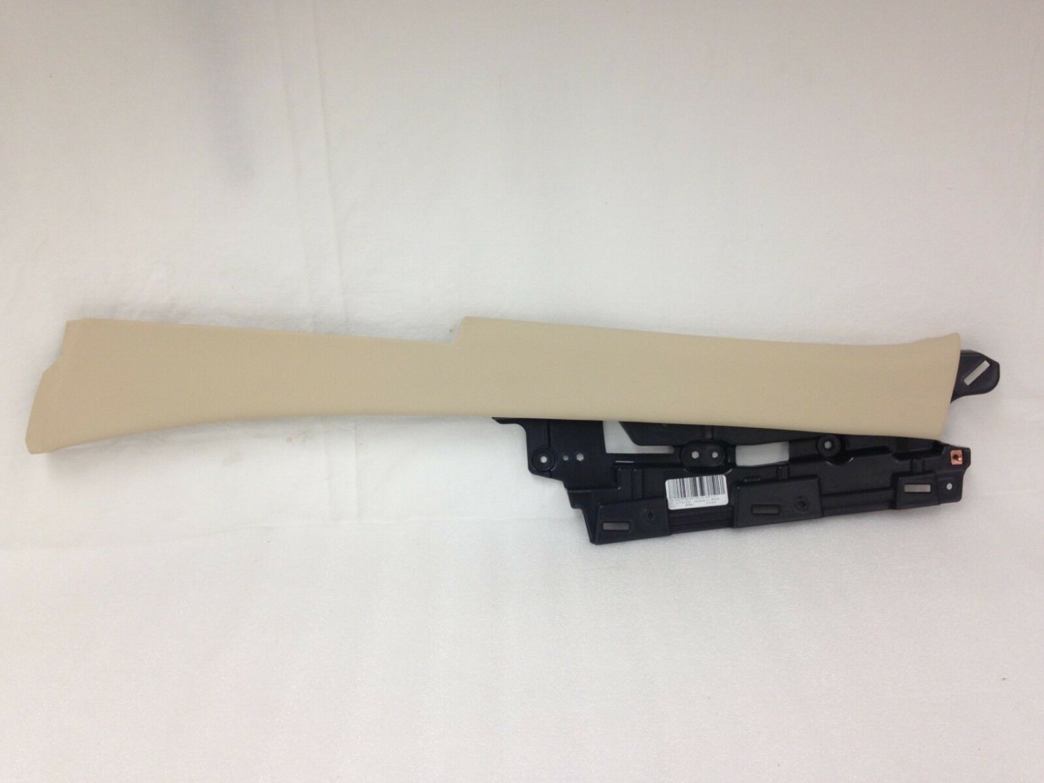 Lt Cashmere leather RH side trim piece for Cadillac CTS 2014-2018 center console