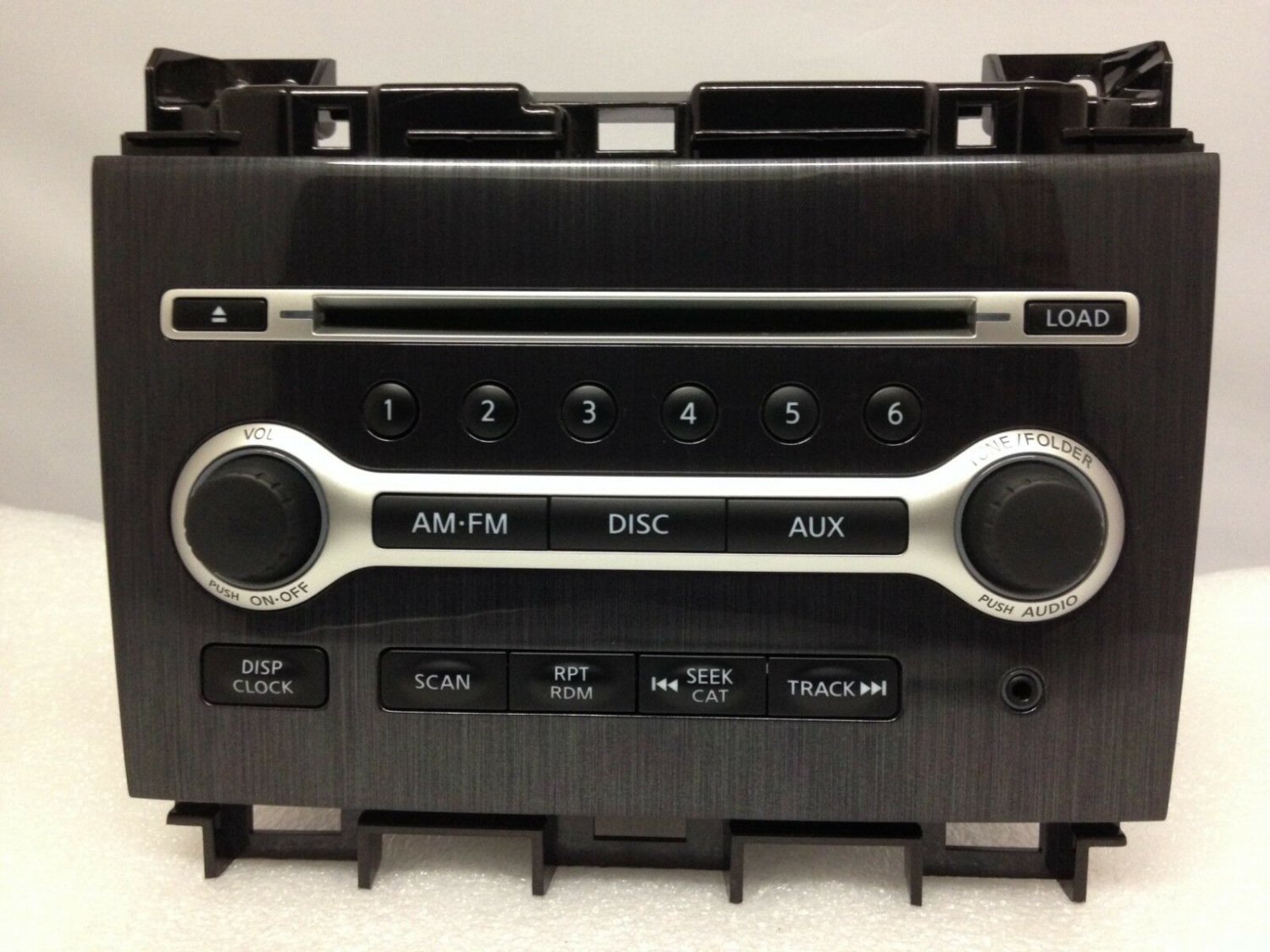 MP3 CD6 radio w/ front Aux Input. OEM CD 6 changer for Nissan Maxima 2013-2014