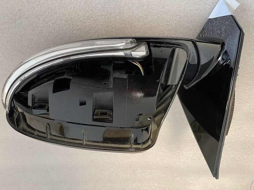 LH driver side door mirror w/ turn signal. w/o cover. OEM for 2016+ Kia Sorento