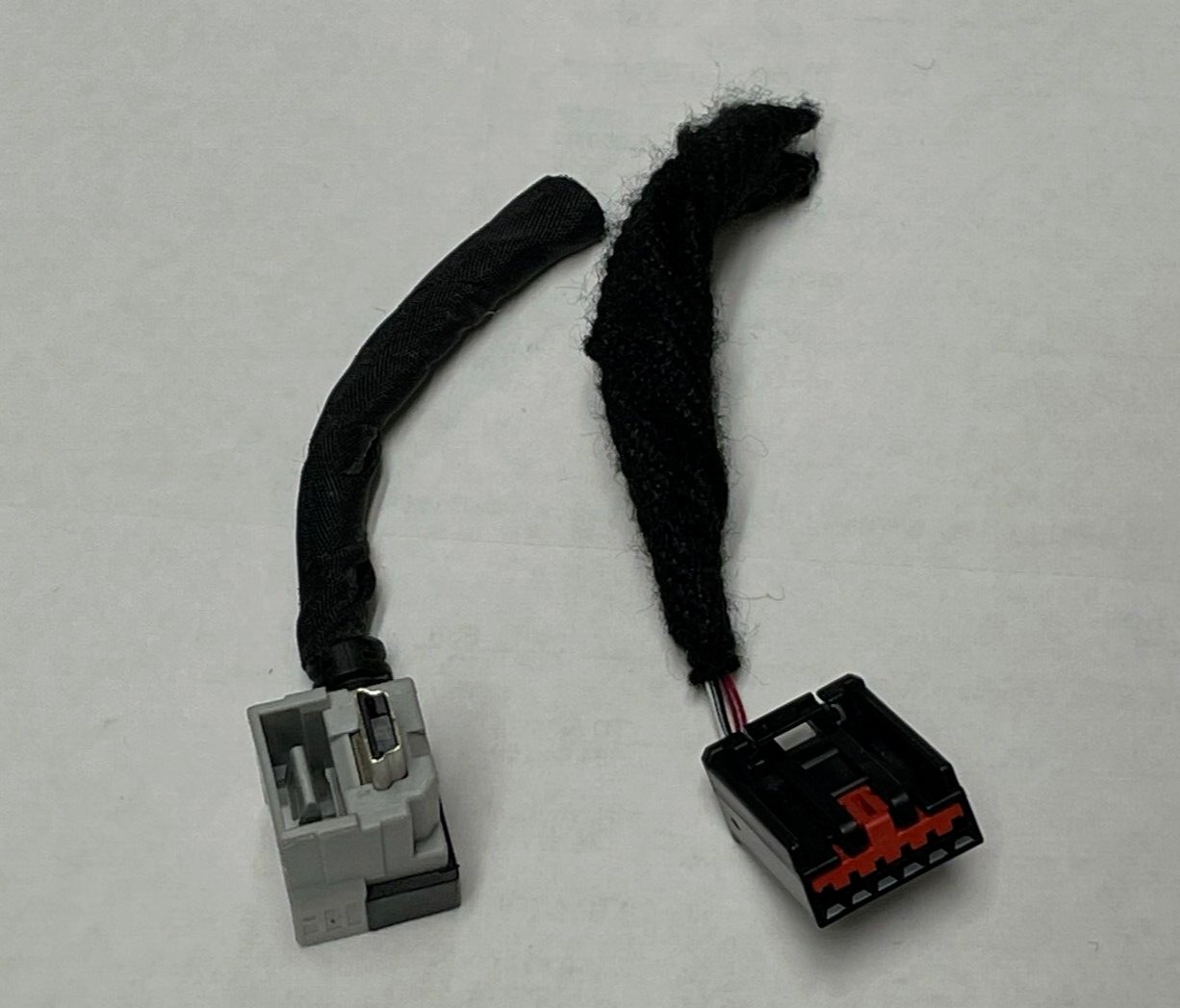 Plugs for dual USB & Aux Input module for center console or dash. GM OEM