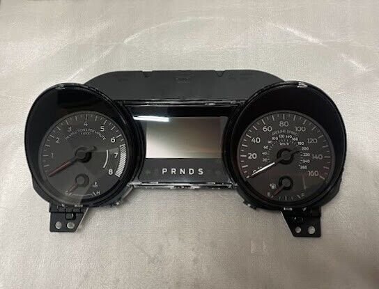 Mustang 2019 auto trans instrument panel dash 160 MPH gauge cluster. 0 miles!!