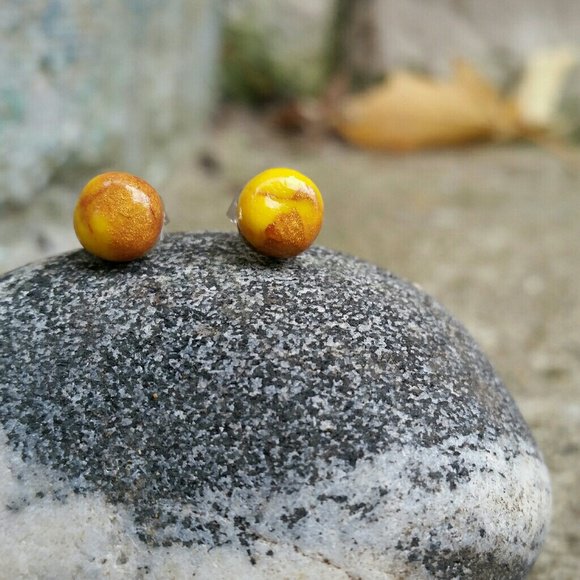 Clay Yellow & Gold Shimmer Stud Earrings