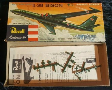 Revell IL-36 Bison Original Type "S" Swivel Base Early Release Box H-235
