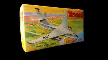 1/130 DOUGLAS B66 by TRI-ANG (1957) VINTAGE OOP
