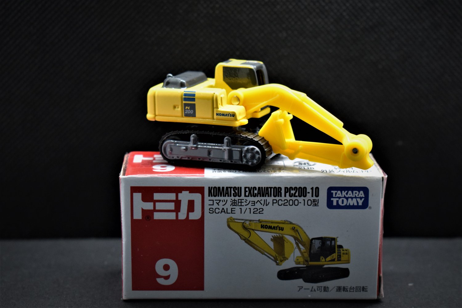Takara Tomy Tomica #9 Komatsu Excavator PC200-10 Scale 1:122 Diecast Construction Model